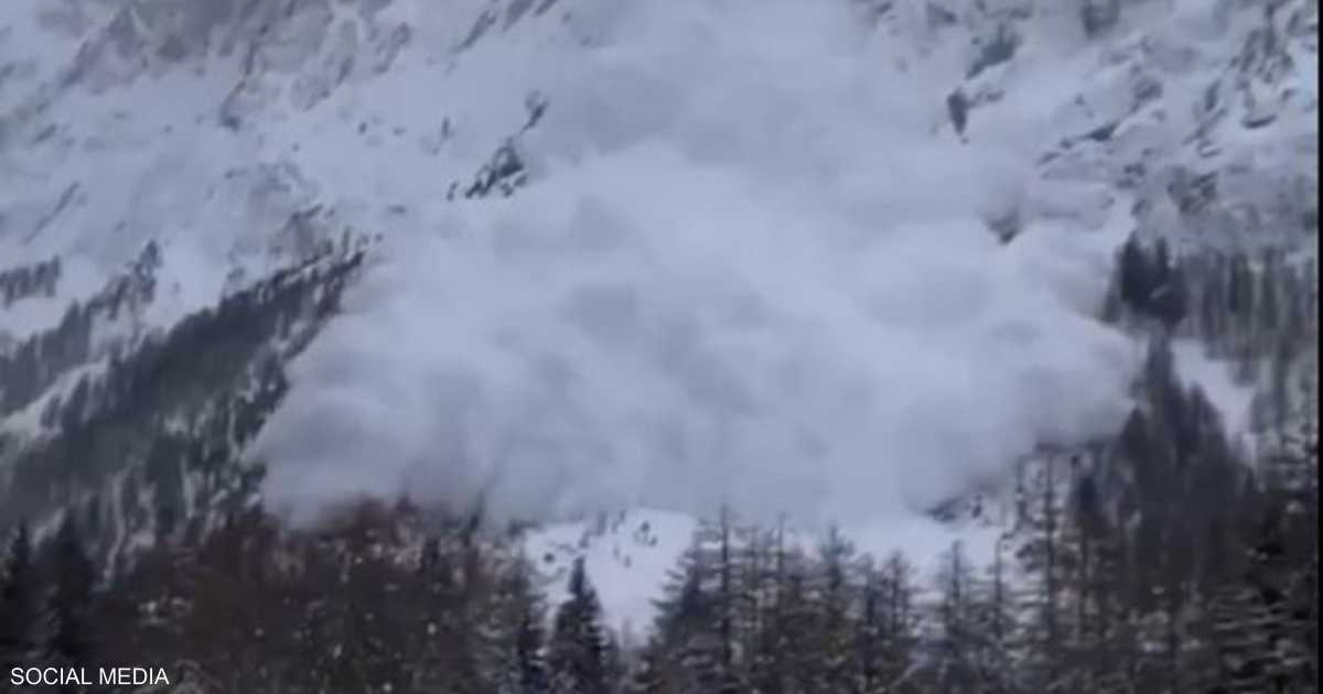 فيديو.. انهيار ثلجي ضخم يبتلع متزلجين في إيطاليا