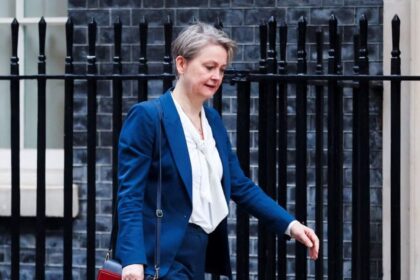 وزيرة الخارجية البريطانية: تقرير الأمم المتحدة عن فظائع الفاشر “مروّع للغاية”