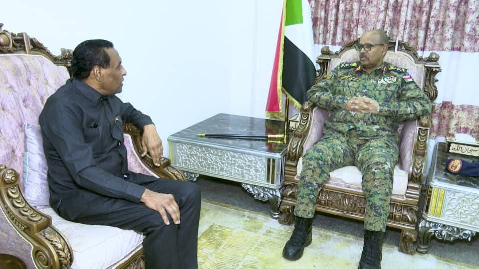 تفاصيل أول لقاء بين جابر وكامل إدريس بعد خلافات عاصفة