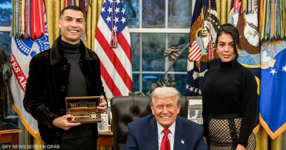 ترامب يوجه رسالة "عاجلة" إلى رونالدو.. فُهمت بعدة طرق