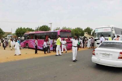 صحفي يكشف ما يجري في طريق مدني الخرطوم ويحذر