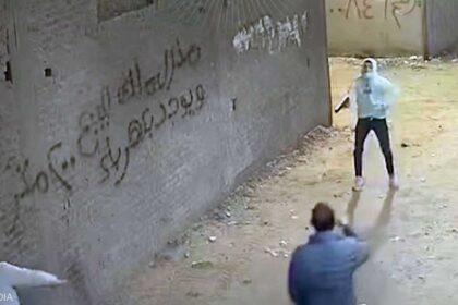 قرار للنيابة المصرية بحق المتهمين بالاعتداء على طفل ووالده