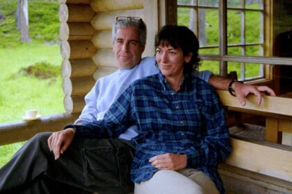 محامو ماكسويل يسعون لمنع نشر آلاف الوثائق المرتبطة بإبستين