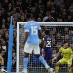 السيتي يهزم نيوكاسل ويشدد الخناق على أرسنال في "البريميرليغ"