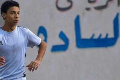 وفاة لاعب كرة مصري في حادث سير أثناء توزيعه وجبات إفطار
