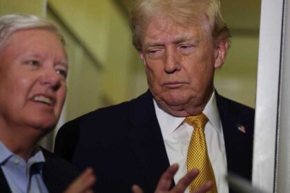 غراهام يحثّ ترامب على عدم تجاهل خيار ضرب إيران