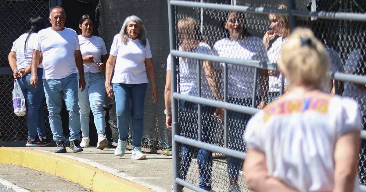 فنزويلا.. أكثر من 200 سجين سياسي يعلنون إضرابا عن الطعام