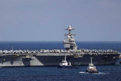 حاملة الطائرات الأميركية جيرالد فورد تتجه للرسو في إسرائيل
