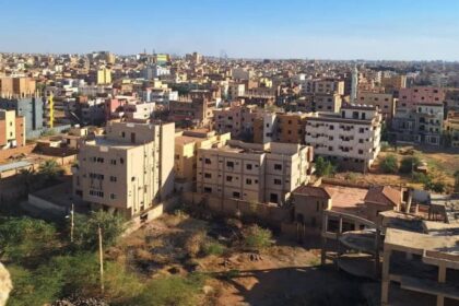 سيدة سودانية تستعيد منزلها في الخرطوم بعد أن باعته أيام سيطرة التمرد