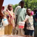 خاصعلى رصيف الانتظار.. طوابير الإفطار تروي وجع العودة للخرطوم