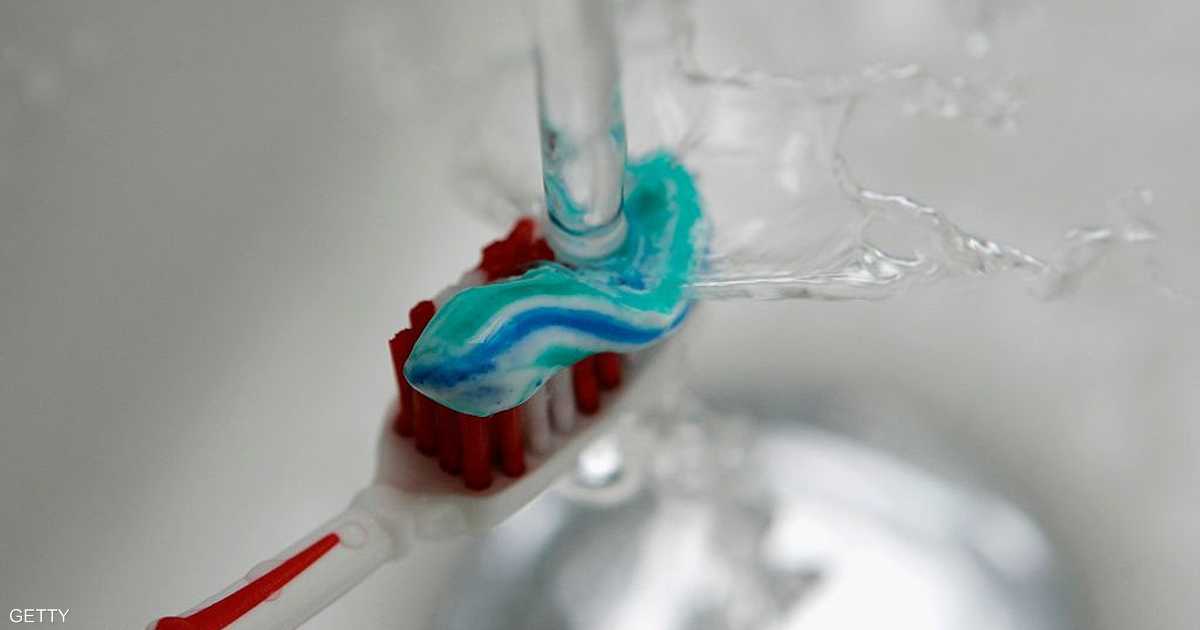 كشف التوقيت "المثالي" لتغيير فرشاة الأسنان