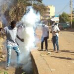 القبض على 5 أشخاص اطلقوا “بمبان” على المصلين في مسجد بأمدرمان
