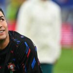 أول خطوة لفترة بعد الاعتزال.. رونالدو يشتري "ربع" هذا النادي