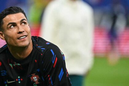 أول خطوة لفترة بعد الاعتزال.. رونالدو يشتري "ربع" هذا النادي