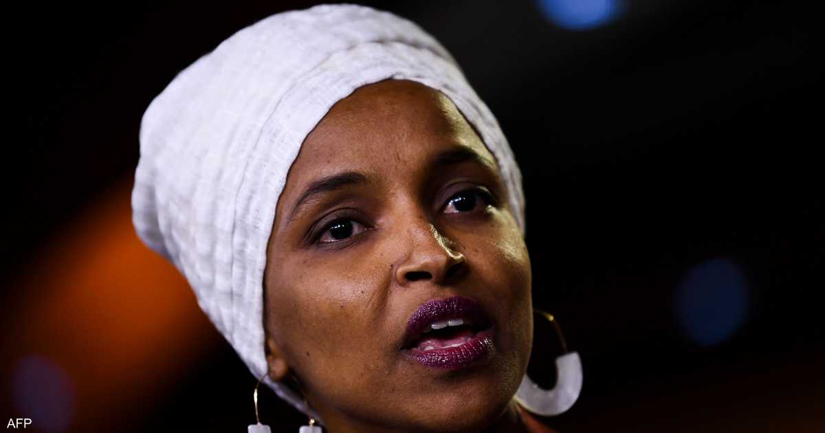 ترامب يطالب بترحيل نائبتين مسلمتين بعد مقاطعتهما لخطابه