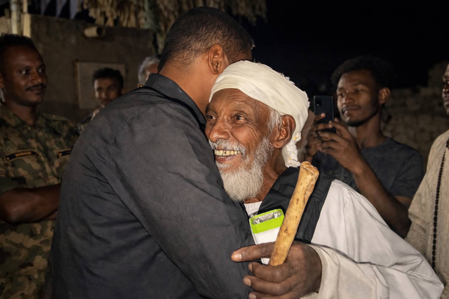 كيكل في عزاء موسى هلال يوجه تحذيرات شديدة اللهجة