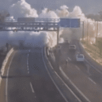 فيديو.. "كارثة" على طريق سريع بعد انفجار شاحنة غاز