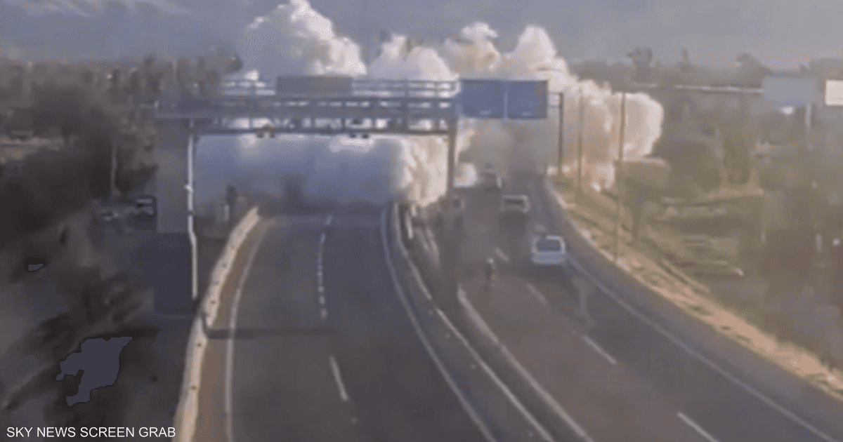 فيديو.. "كارثة" على طريق سريع بعد انفجار شاحنة غاز