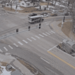 فيديو.. انهيار أرضي "مفاجئ" يبتلع سيارتين في مدينة أميركية