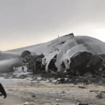 فيديو.. تحطم طائرة عسكرية محملة بالنقود في بوليفيا