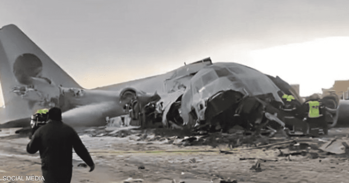 فيديو.. تحطم طائرة عسكرية محملة بالنقود في بوليفيا