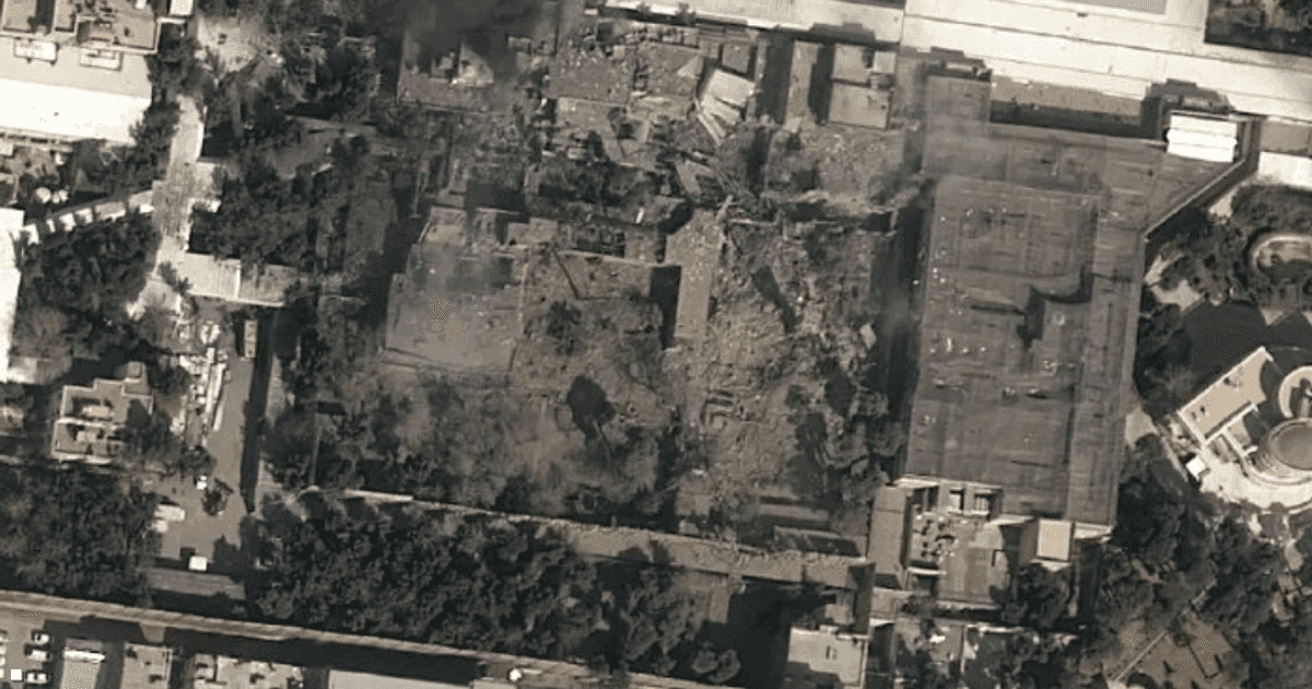 صور أقمار صناعية تكشف آثار دمار في مجمع خامنئي