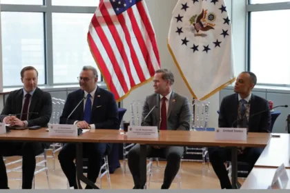 مسعد بولس يدعو إلى هدنة إنسانية وتشكيل حكومة مدنية في السودان