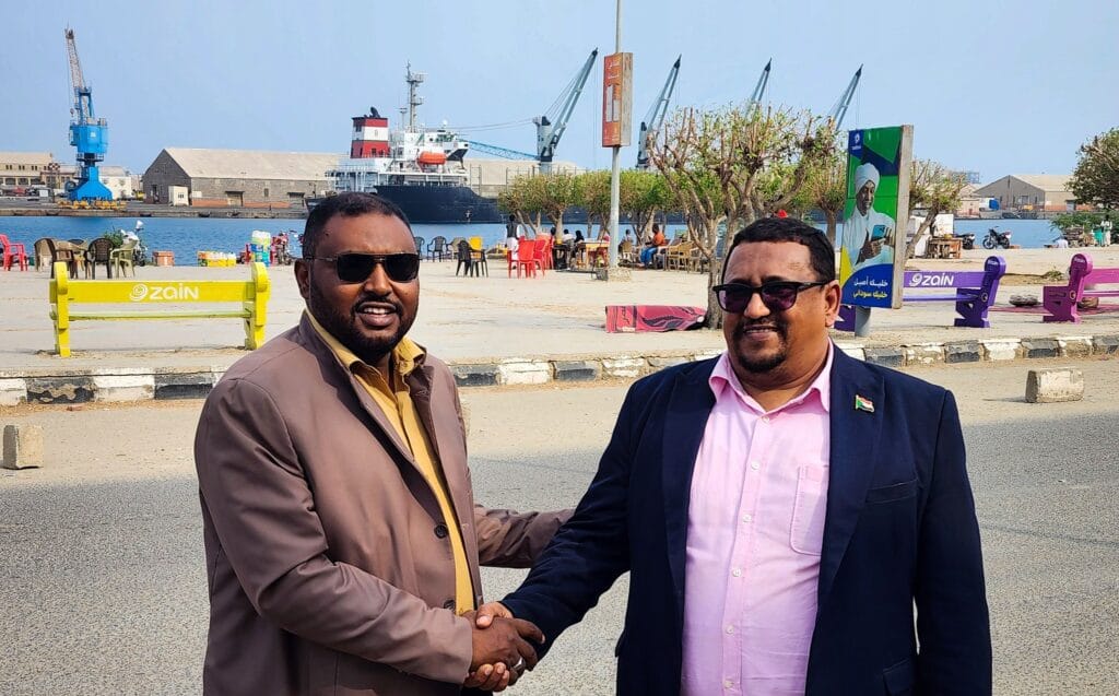 مسؤول رفيع في بنك الخرطوم يدفع باستقالته ويكشف الأسباب