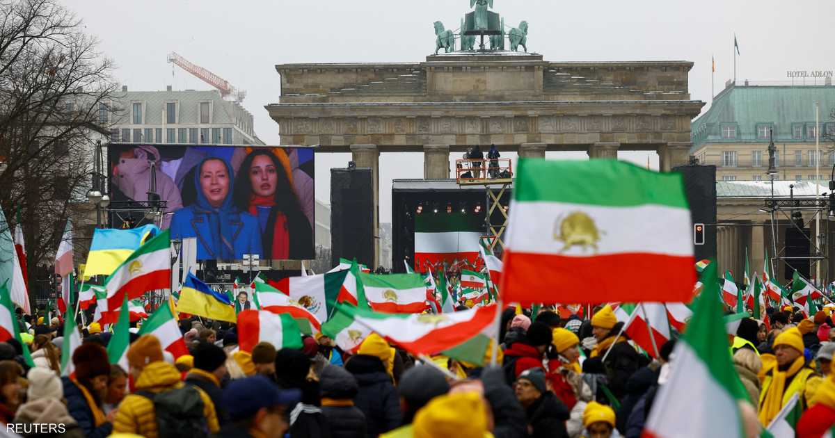 آلاف الإيرانيين يتظاهرون في العاصمة الألمانية