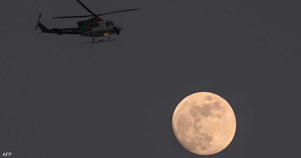 إيلون ماسك يعلن خطة لبناء "مدينتين" على القمر والمريخ