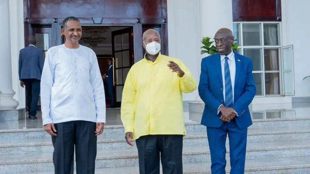 حكومة السودان: استقبال حميدتي في كمبالا يسيئ للإنسانية