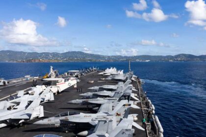 البحرية الأميركية تبحث استبدال حاملات الطائرات بقطع أصغر