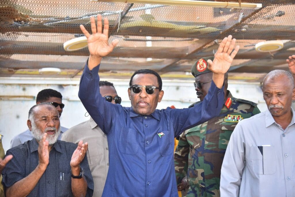 رئيس الوزراء يصل مقر الأرضي لمعالجة قضية عضو السيادي سلمى عبدالجبار