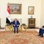 السيسي يلتقي رئيس الاستخبارات الخارجية الروسية