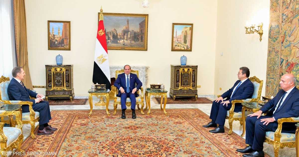 السيسي يلتقي رئيس الاستخبارات الخارجية الروسية
