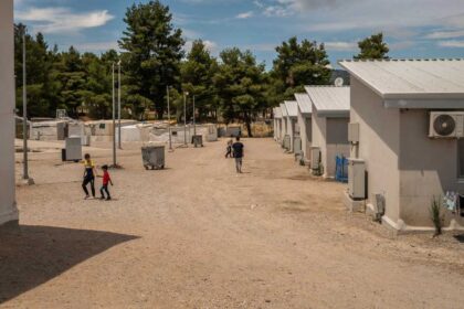 تشديد أوروبي لسياسات اللجوء… وتمهيد للترحيل خارج التكتل