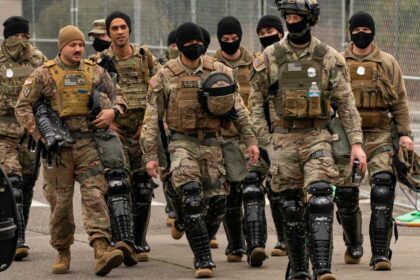 عصابات مخدرات تخترق المجال الجوي الأميركي.. والجيش يتصدى لها