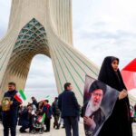 فيديو.. زلة لسان مراسل تطيح بمدير في قناة إيرانية