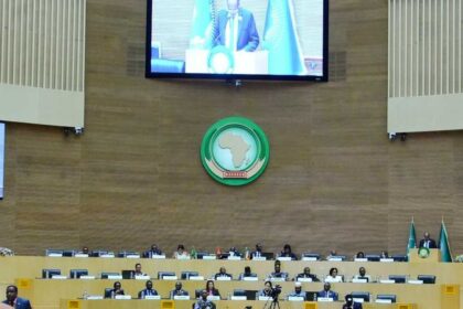 خاصالاتحاد الإفريقي يبقي على تجميد عضوية السودان.. و"صمود" يعلق