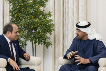 محمد بن زايد والسيسي يبحثان علاقات البلدين وتطورات المنطقة