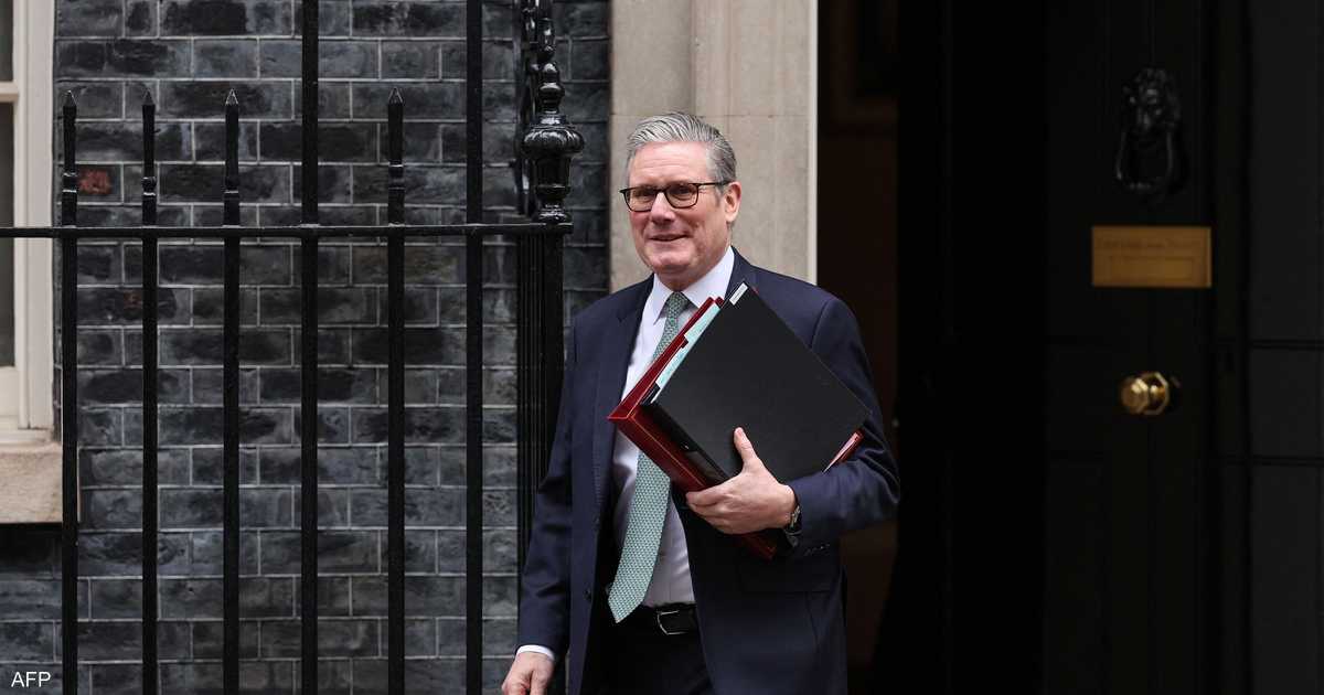 ستارمر يعتزم مطالبة أوروبا بتقليل الاعتماد على واشنطن عسكريا