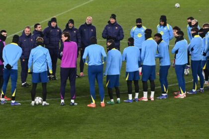 بعد "كارثة" أتلتيكو مدريد.. هكذا وبخ فليك لاعبي برشلونة