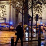 هجوم بسكين قرب قوس النصر في باريس.. وفتح تحقيق "عاجل"