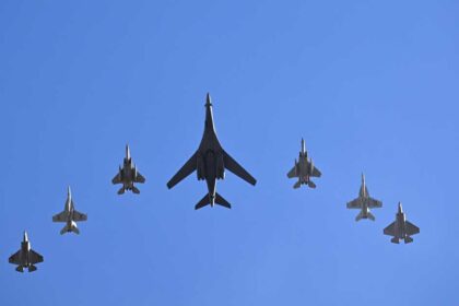 رويترز: عملية أميركية ضد إيران "قد تستمر لأسابيع"