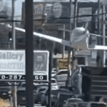 فيديو.. هبوط اضطراري لطائرة وسط شارع مزدحم