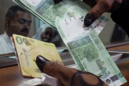 حكومة الخرطوم توقف التعامل بالتطبيقات البنكية في المستشفيات وتلزم بالدفع كاش