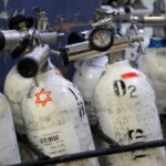 بعد واقعة السيدتين.. ذعر في إسرائيل بسبب "أسطوانات الأكسجين"