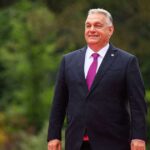 زيلينسكي يسخر من "بطن" رئيس وزراء هنغاريا في مؤتمر ميونيخ