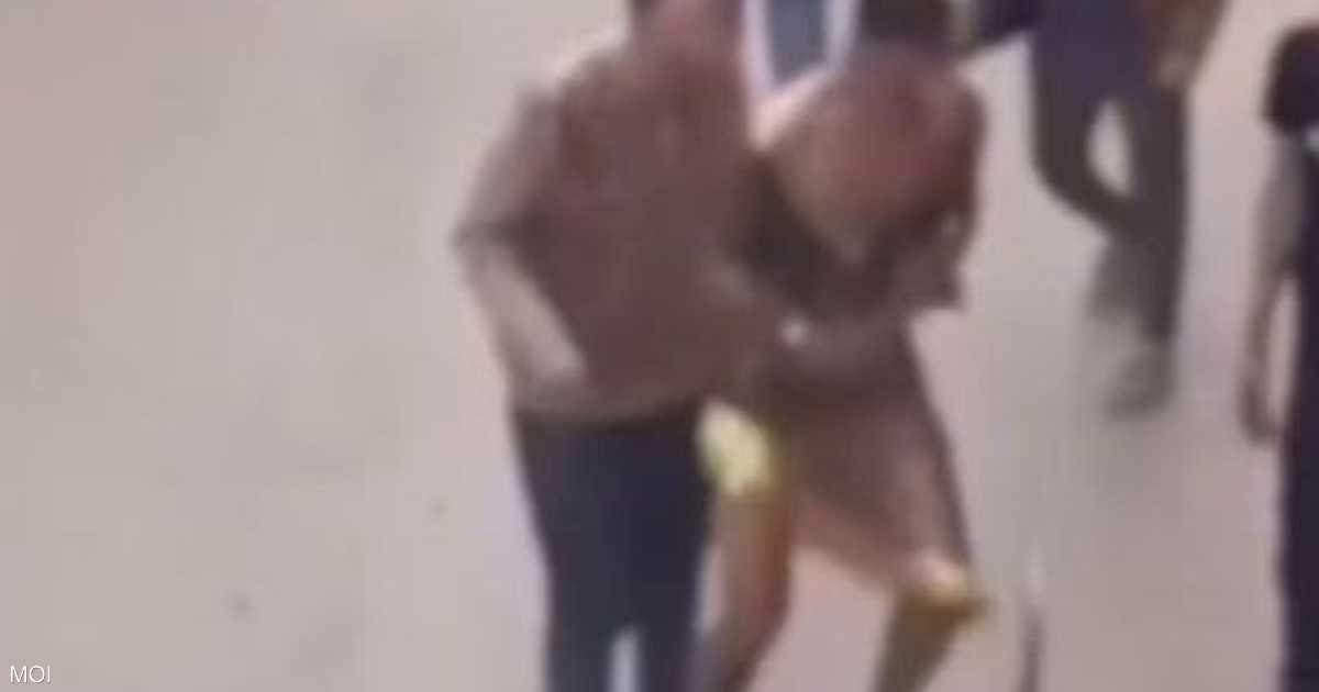 مصر.. قرار من النيابة بشأن إجبار شاب على ارتداء ملابس نسائية