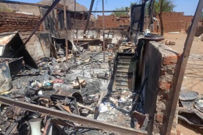 المسيرات تدمر بيت التراث في كادقلي وتحرق مصحف عمره 300 عامًا